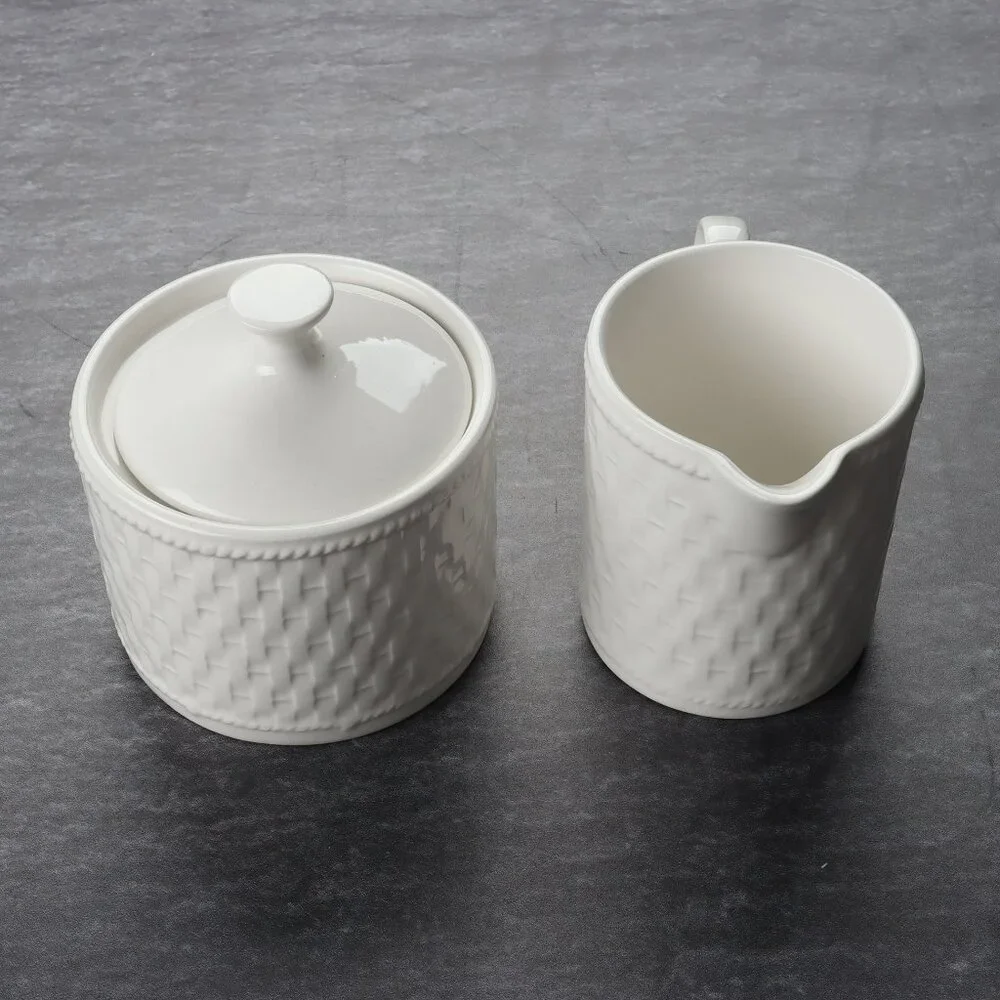Casual Settings By Oneida Basket Weave Creamer and Sugar Bowl & Lid Set
